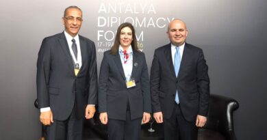 İncirli, AP Hukuk İşleri Komisyonu Başkanı İlhan Küçük ile bir araya geldi