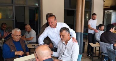 Ataoğlu Maraş’ta halkla buluştu: Esnaftan yoğun ilgi