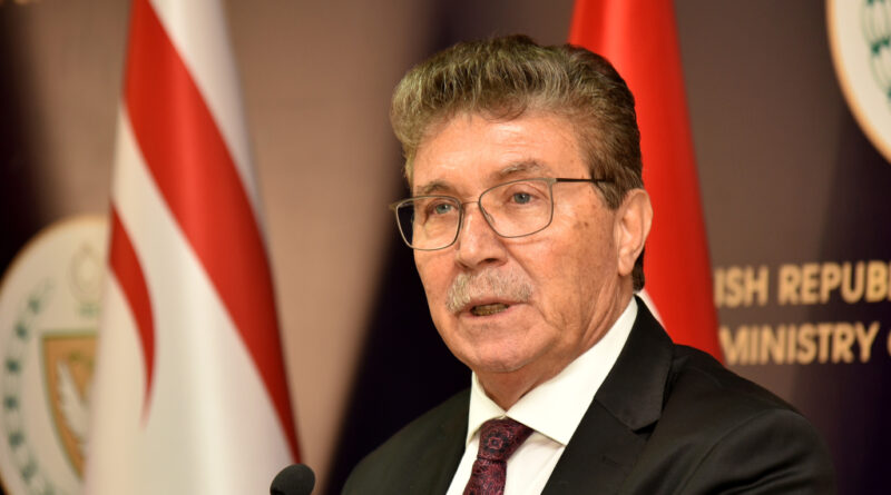 Üstel, hayat pahalılığı düzenlemesinin bu haftaki Meclis gündeminden çıkarılarak ertelendiğini açıkladı!