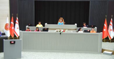 50 öğrenci Meclis’te