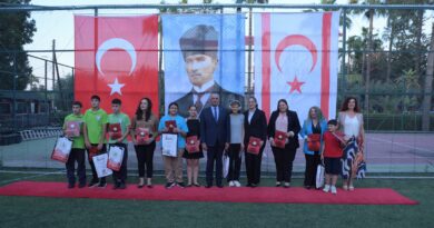 Sivil Savunma Teşkilatı Başkanlığı, yarışmalarda başarı gösteren öğrencilere ödüllerini dağıttı