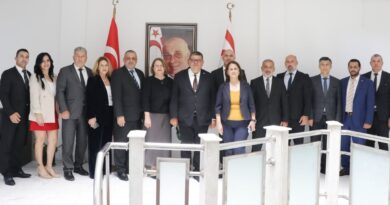 Maliye Bakanı Berova personeli ile bayramlaştı