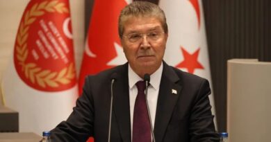 Başbakan Üstel: “Bayramlar, sevginin, hoşgörünün ve birlik ruhunun büyüdüğü en anlamlı zamanlardır”