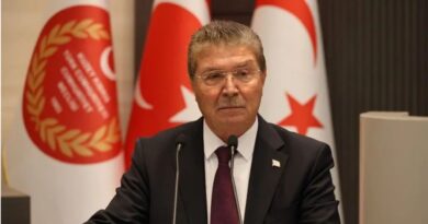 Üstel: ”Gençlerimiz dünyaya ulaşmaya devam etmektedir”