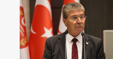 Başbakan Ünal Üstel, Kıbrıs Türk halkının devleti, toprağı ve egemenliğinin pazarlık konusu olmadığını vurguladı.