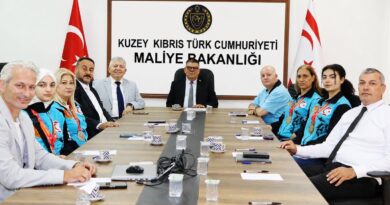 Berova, Dünya Budo Kupası’nda şampiyon olan KKTC Budo Milli Takımı sporcularını kabul etti