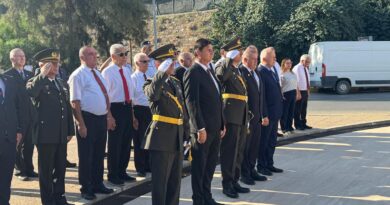 20 Temmuz Barış Harekatı’nın 52’nci yıl dönümü… Lefkoşa’daki ilk tören Şehitler Anıtı önünde düzenlendi